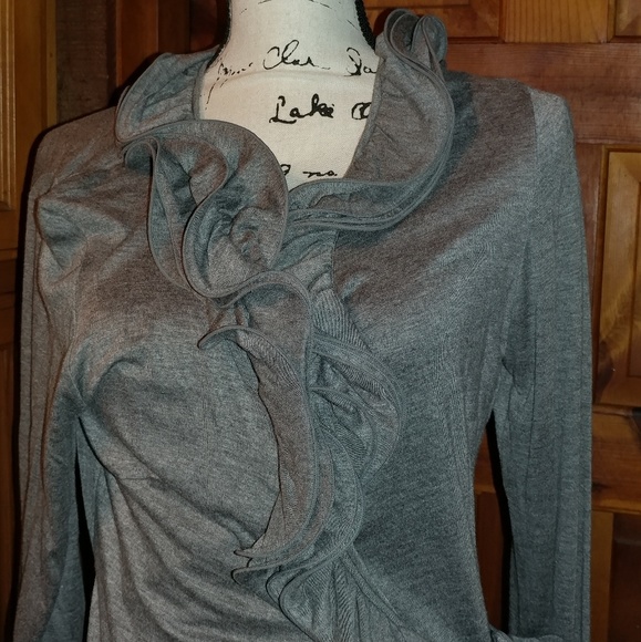 💛2/$20💛Interesting gray topwith ruffles and belt - Picture 1 of 7